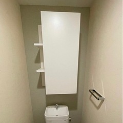 トイレ収納　中板2枚高さ調節可能