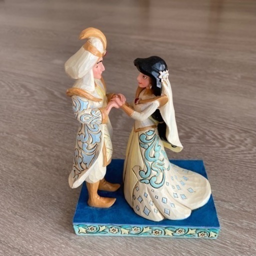 完売商品プリンセス 木彫り調ジャスミンとアラジンの結婚式ディズニー 