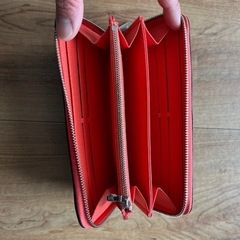 値下げしました❗️　ルイヴィトン　エピ　ジッピーウォレット長財布　ブラック×コライユ