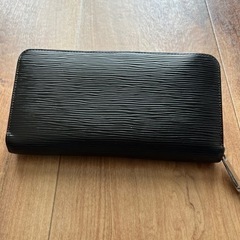 値下げしました❗️　ルイヴィトン　エピ　ジッピーウォレット長財布　ブラック×コライユ
