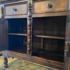 英国クラシック様式 アンティークチェスト  キャビネット サイドボード 鍵付き ●E024W009