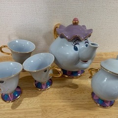 ポット婦人とチップ達【未使用品】Disney 美女と野獣ティーカップ