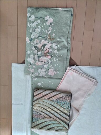桜の花と蝶の訪問着・長襦袢と袋帯の３点セット（正絹