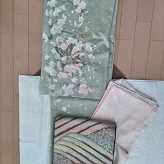 桜の花と蝶の訪問着・長襦袢と袋帯の３点セット（正絹）