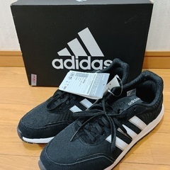 新品　アディダス  adidas スニーカー　28センチ