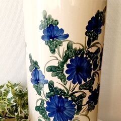 陶器傘立て　花入れ　ブルー花柄模様　高級品　青花