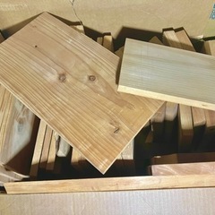 【お話中】木材板材　1箱分　サイズいろいろ