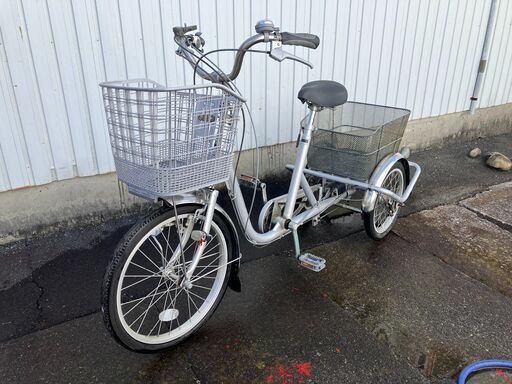 買い物に便利　大人用3輪自転車