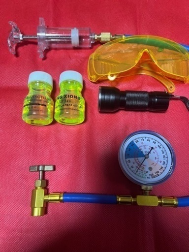 カーエアコンガス 漏れ検知修理に！ 発見　R134a用 蛍光剤発色式！　UVライト 付き♪ カーエアコンガス 漏れ検知修理に！ 発見 R134a用 蛍光剤発色式！ UVライト