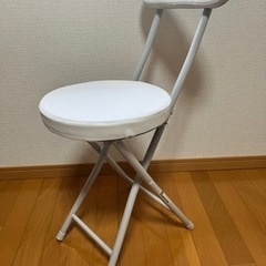 折りたたみ式の椅子【美品】