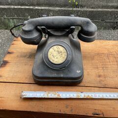 古い有線電話機