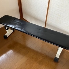 シフトアップベンチ　（腹筋トレーニング器具）