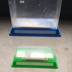 フタ付きプラスチック水槽3個＋浅型水槽