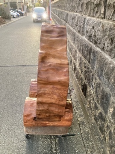 存在感のある屋久杉の衝立