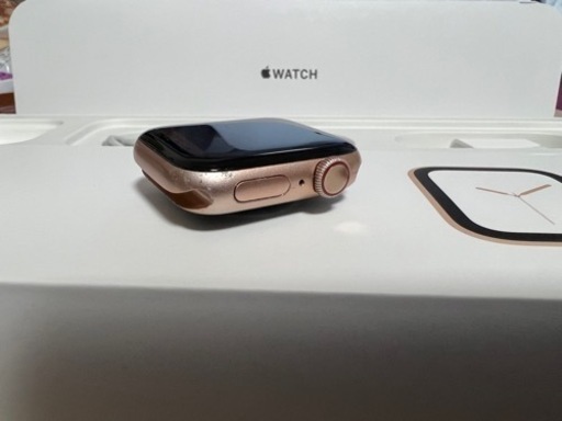 Apple Watch Series 4 40mm GPS＋Cellular ゴールドアルミニウム