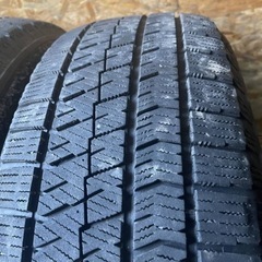 バリ山　BRIDGESTONE ブリヂストン　ブリジストン　VRX2 215/60R17 スタッドレス タイヤ　2019年製　17インチ