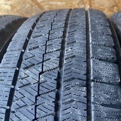 バリ山　BRIDGESTONE ブリヂストン　ブリジストン　VRX2 215/60R17 スタッドレス タイヤ　2019年製　17インチ