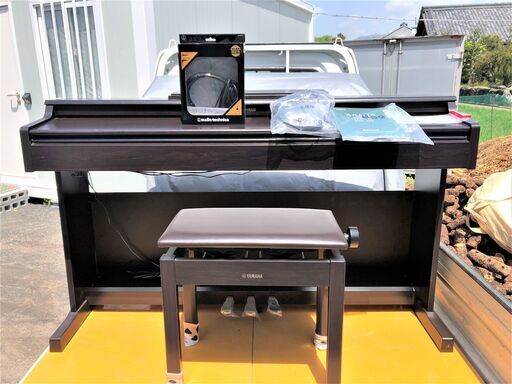 ヤマハ　アウリスYDP164　電子ピアノ　ヘッドホン付　昇降椅子付　気品のブラック