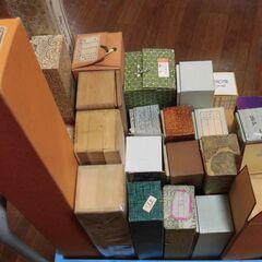 掛軸30点以上　内容不明　山水画　漢詩書　縁起物　富士　鶴　御朱印　仏画水墨画等　玉石混交