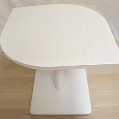 arne　ホワイトウッド×ホワイト脚  リーフ型カフェテーブル