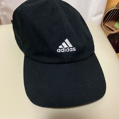 adidasのキャップ