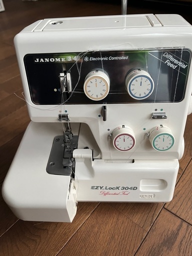 【電源ケーブル及びフットスイッチ有り】ジャノメロックミシンEZY LocK 304D