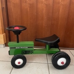 緑の四輪車