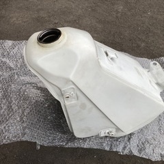 【ネット決済・配送可】ts125r 燃料タンク(コック付き)