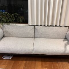 IKEAの11万の3人がけソファ　1年使用