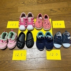 子供靴　たくさん　一足300〜700円