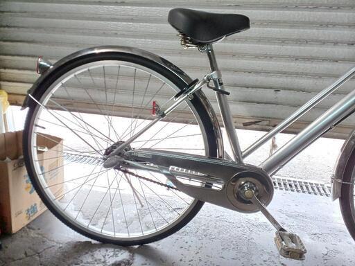 自転車中古　STANDARD TOWN BICYCLE　内装3段変速　オートライト　鍵新品　タイヤ27インチ