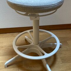 IKEA　椅子(高さ調整可)　4月26日(木)まで