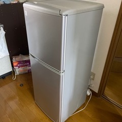 ガンガン冷えます！2009年式137L冷蔵庫！オーブントースター...