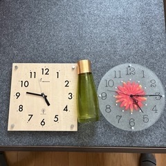 交渉中掛け時計２つと花瓶　自宅前まで取りに来てくれる方限定！