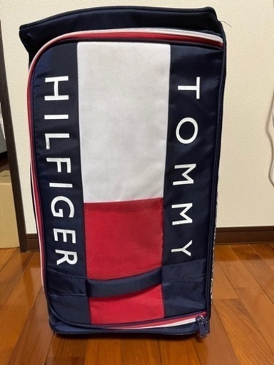 キャリーバッグ　トミーヒルフィガー