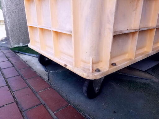 キャスター付き 生け簀 いけす 水槽 おまけでポンプ付き