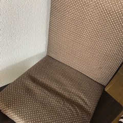 茶色い座椅子