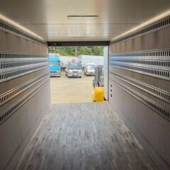 福岡発　4ｔアルミコンテナ　鍵付き　その他多数コンテナ有 福岡発 4tアルミコンテナ 鍵付き その他多数コンテナ有