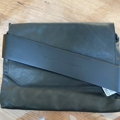 【無料にて】新品未使用品　革セカンドバッグ