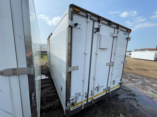 福岡発 2tコンテナ 横スライドドア付 換気口付 その他多数コンテナ有