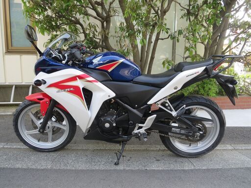 ホンダ　CBR250R　実働中古美車　前後新品タイヤ交換済み　バッテリーフル充電済み　オイル交換後渡し　ナンバー登録書類有り ホンダ CBR250R 実働中古美車 タイヤ前後新品交換済み バッテリーフル