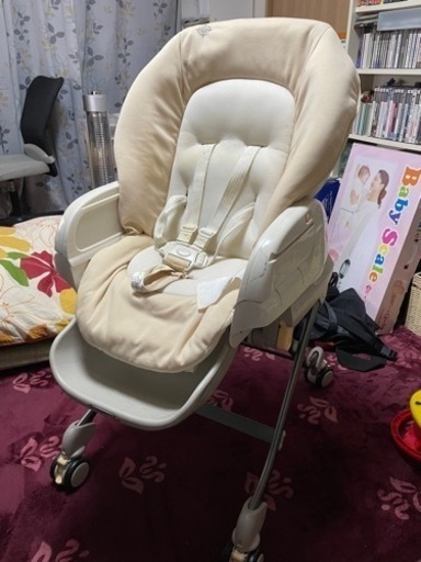 Combi製電動ベビーチェア