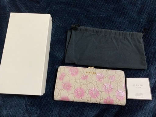 定価30800円イタリア製桜柄レザー長財布