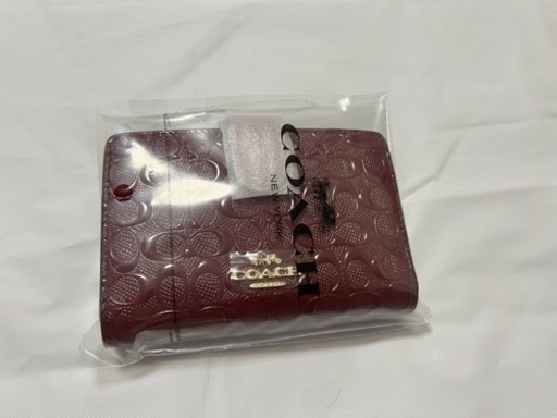 COACH コーチ 二つ折り エンボス ワインレッド 7650円