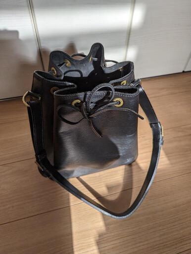 ルイビトン　ショルダーバッグ　エピ