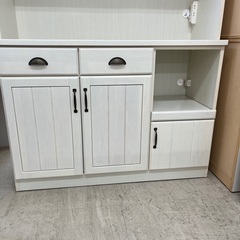 J2376 美品 NITORI ニトリ フレンチカントリー調 キッチンボード ミランダ 2 120 食器棚 クリーニング済み 新品参考価格69,900円　【リユースのサカイ柏店】 流山市 中古 食器棚 松戸市 中古 食器棚 我孫子市 中古 食器棚 船橋市 中古食器棚 守谷市 中古食器棚 取手市 中古食器棚