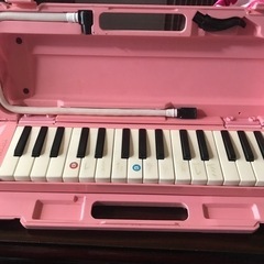 【中古】ピアニカ　鍵盤ハーモニカ　ピンク
