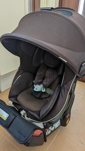 チャイルドシート　combi ラクティアターン