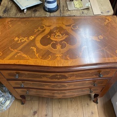 アンティーク　イタリア製　小ぶりのチェスト　