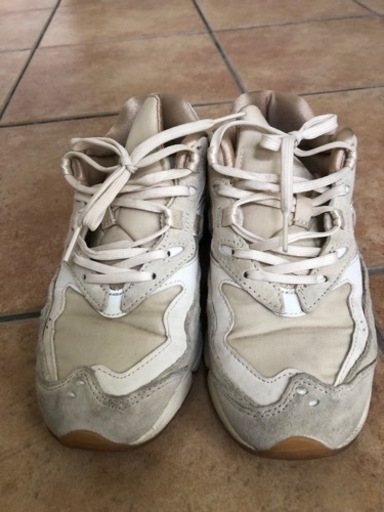 ストライダー・KENDAタイヤ2本付き・キャリーバッグ付き・BELL